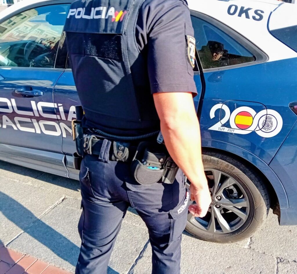 Detenidos en Valladolid dos individuos que suman 66 antecedentes por robar en el interior de un vehículo
